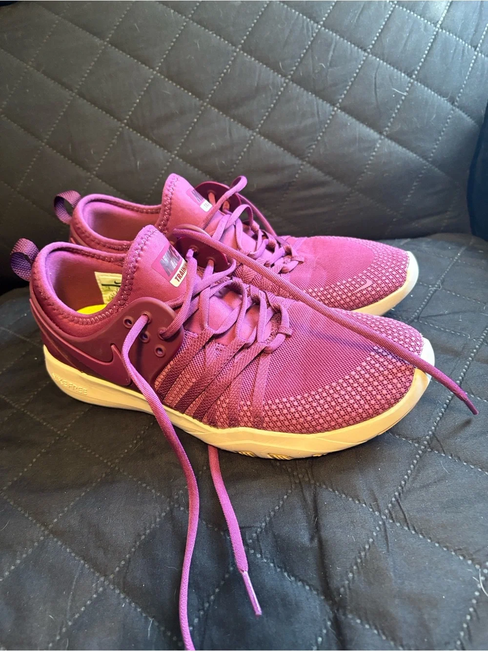 Nike Women's Size 8 Athletic Running Shoes in Magenta